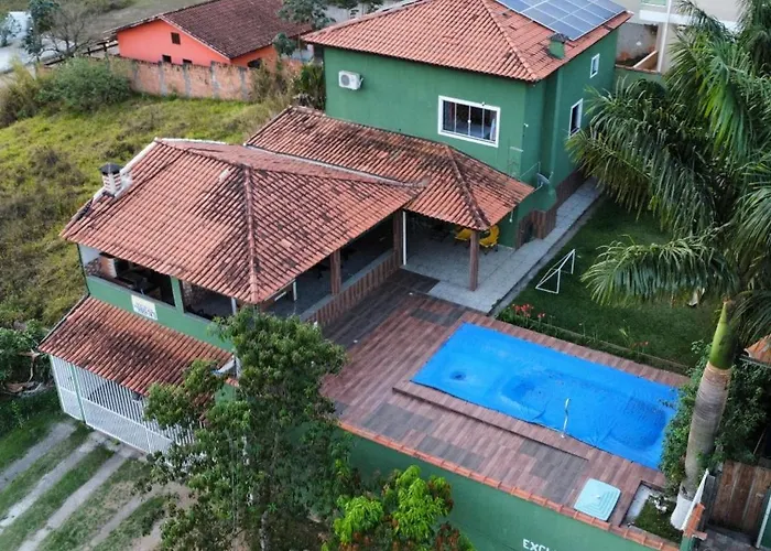 Casa Familiar Com Piscina Penedo Rj